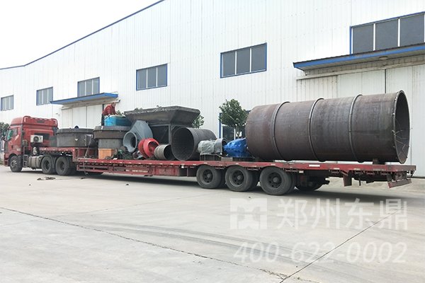 市政污泥烘干機設備裝車發(fā)貨現場